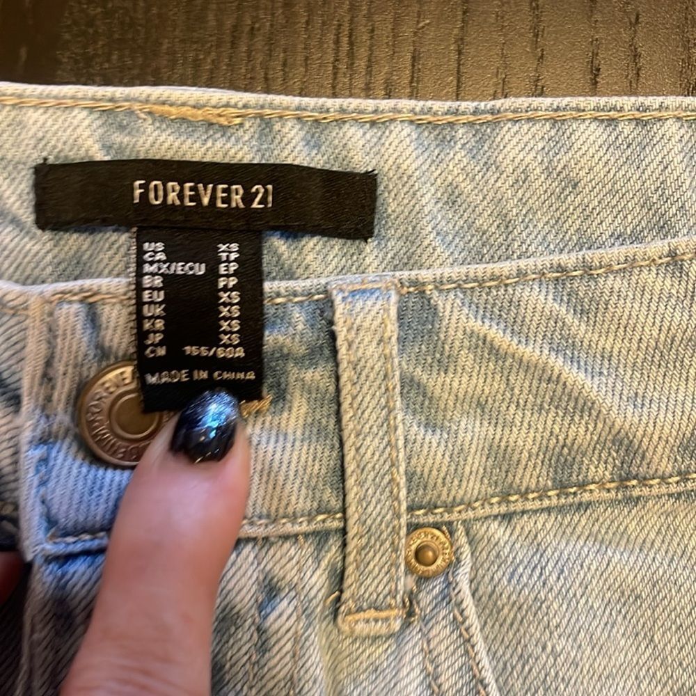 Forever 21 Light Blue Denim Skirt xs NWT - Picture 2 of 4